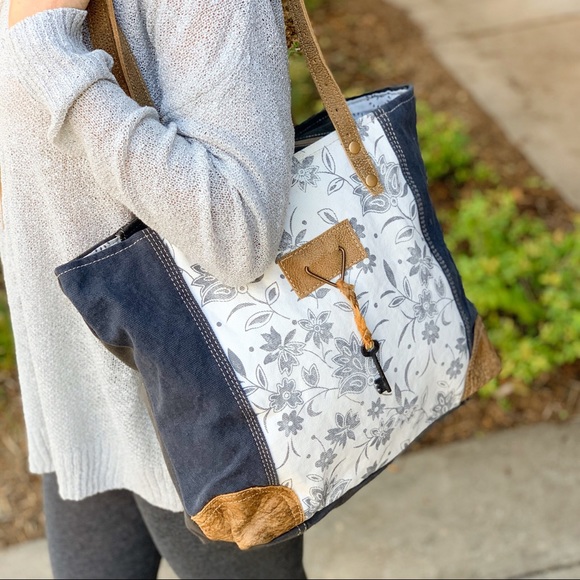 Infinity Raine Handbags - Abstract floral print leather key tote bag